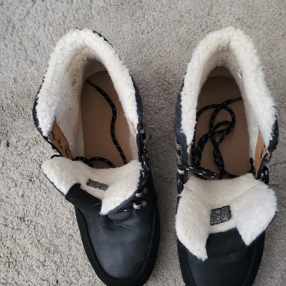 Warm boots